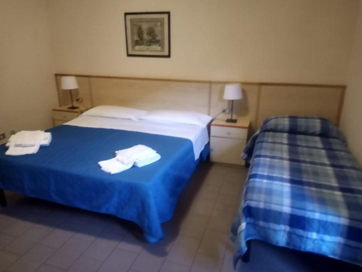 מרינה די קסטנייטו קרדוצ'י Hotel Lupo Di Mare מראה חיצוני תמונה